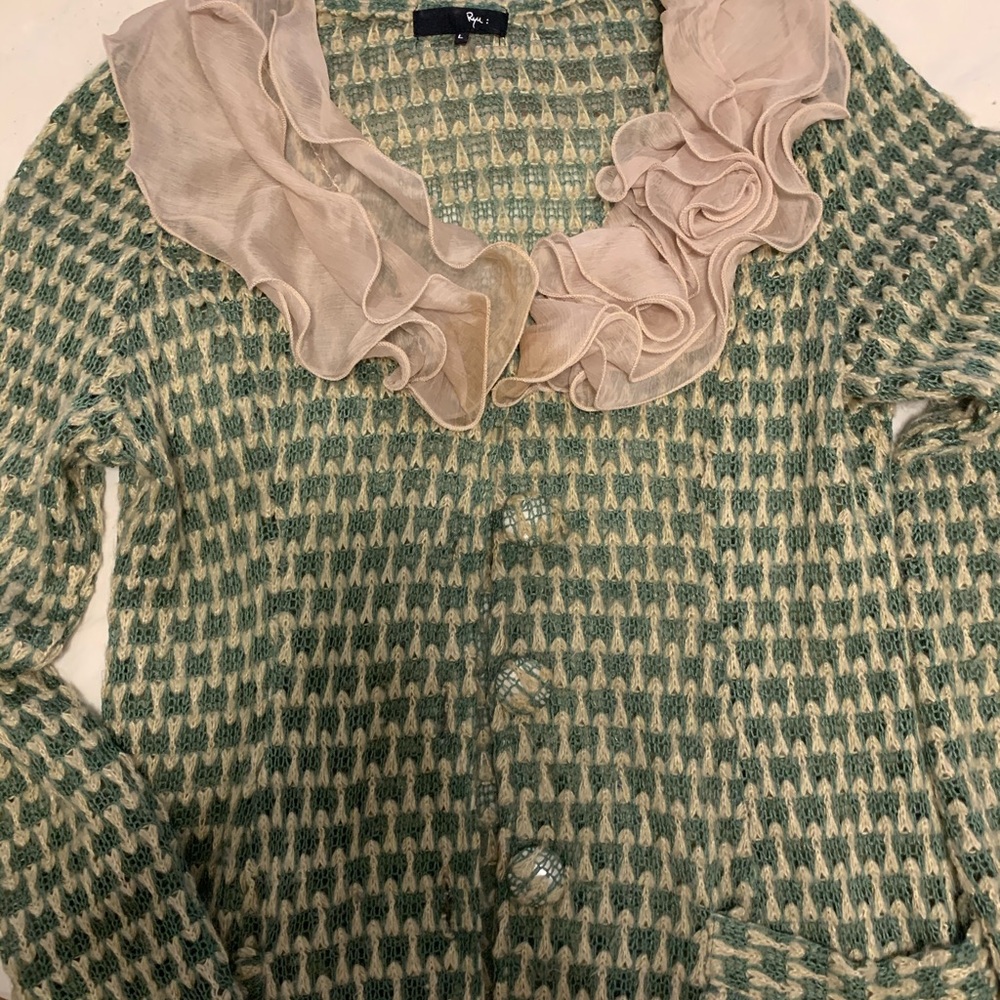 Trendy ruffled sweater